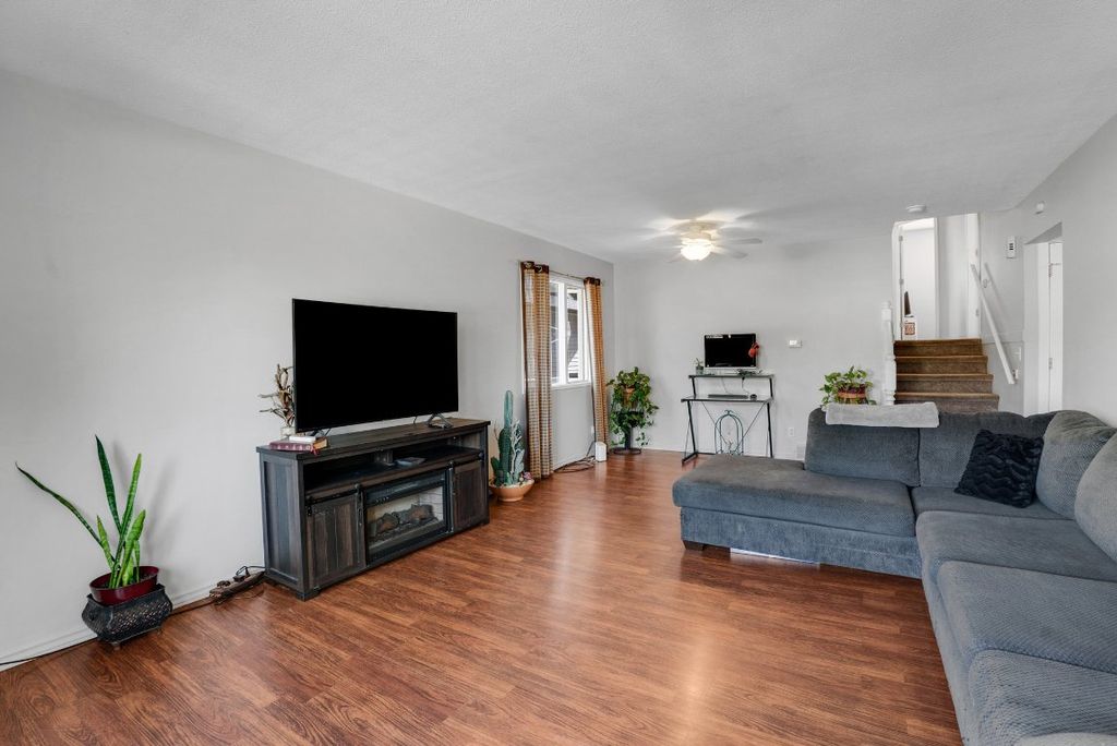 listing image 16518318956923604721