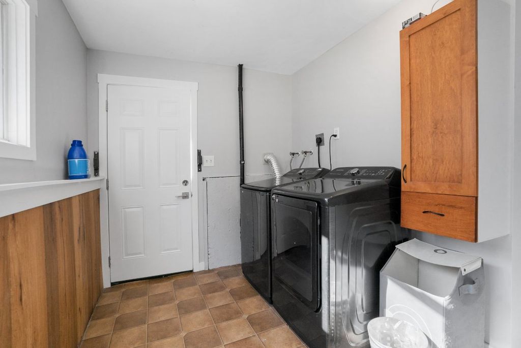 listing image 16519880598063903652