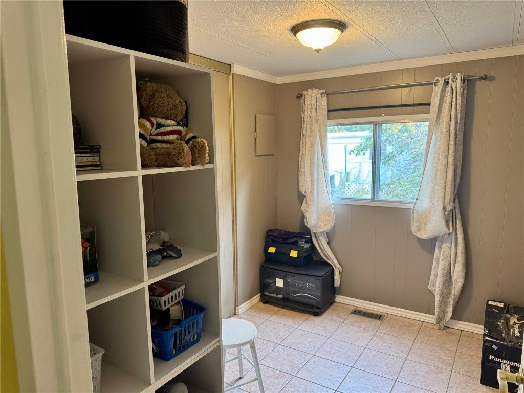 listing image 16514576658234918739