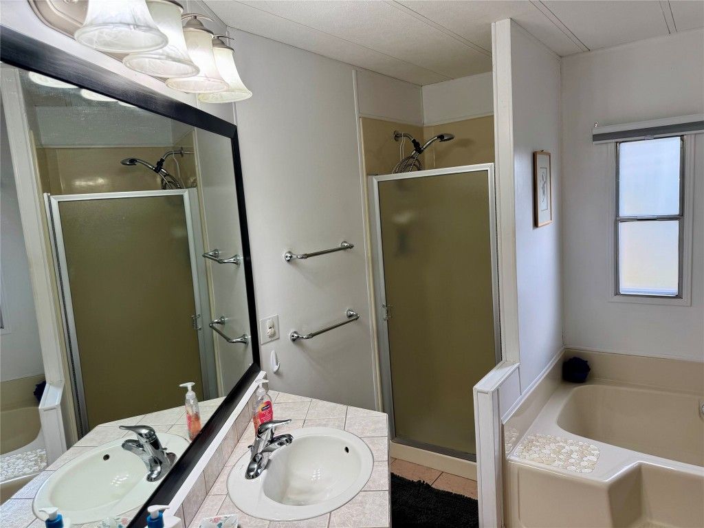 listing image 16518728060874924289