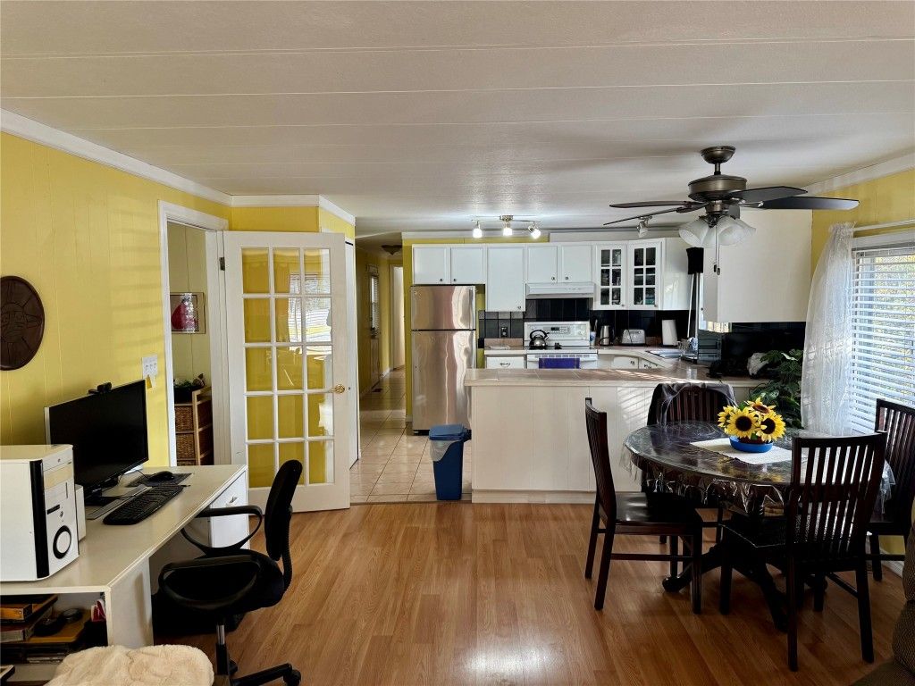 listing image 16517026224557865858