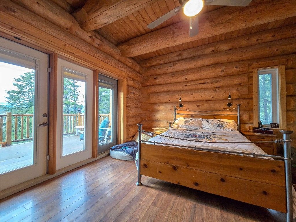 listing image 16514315025075587196
