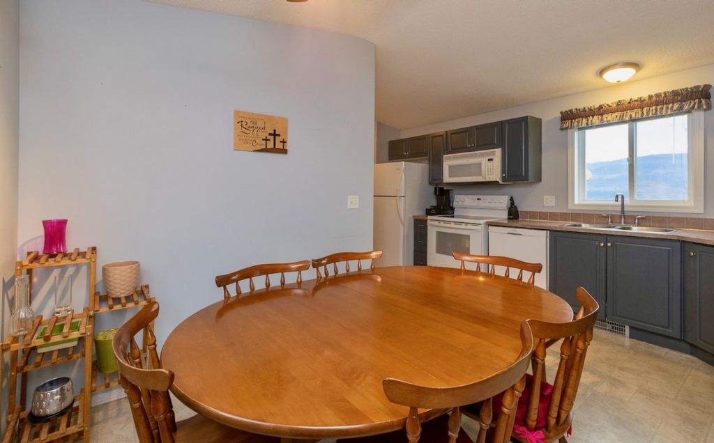 listing image 16512296221443868502