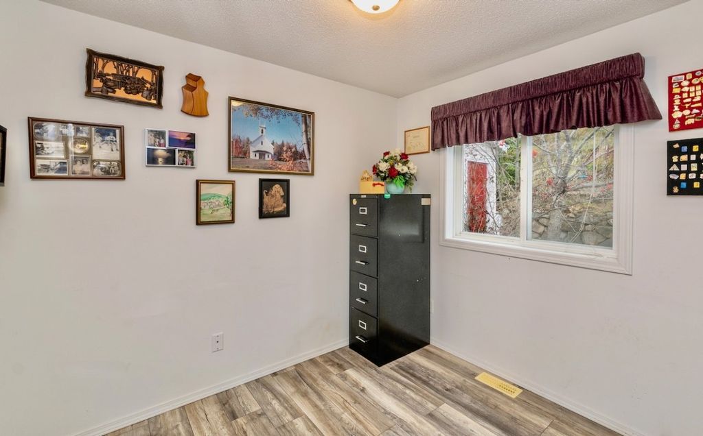 listing image 16510265671103819885