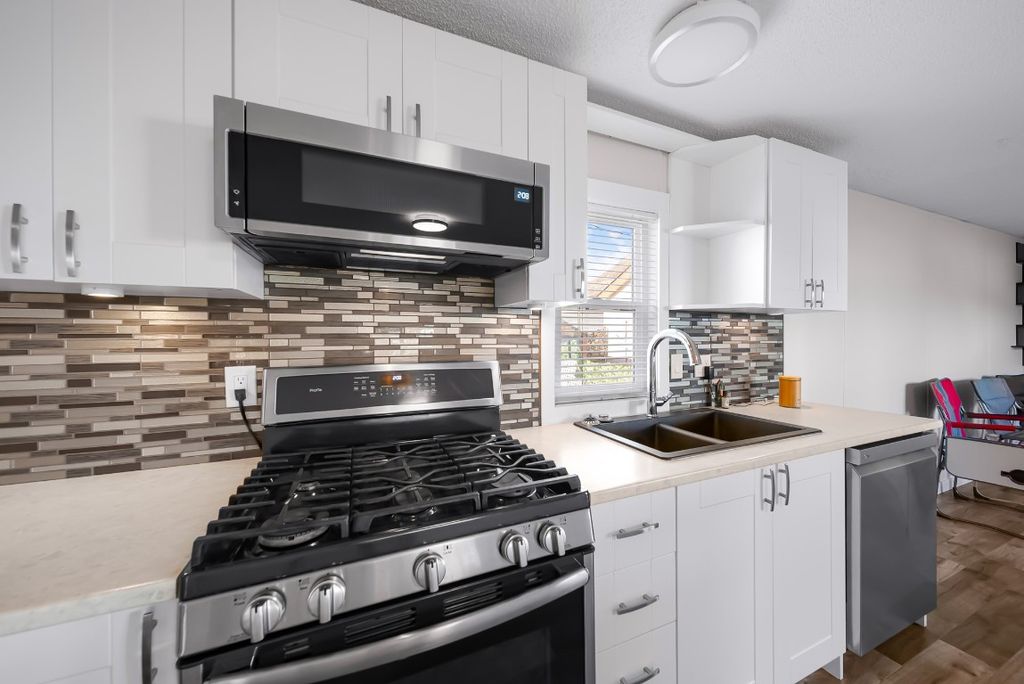 listing image 16515942920787283631