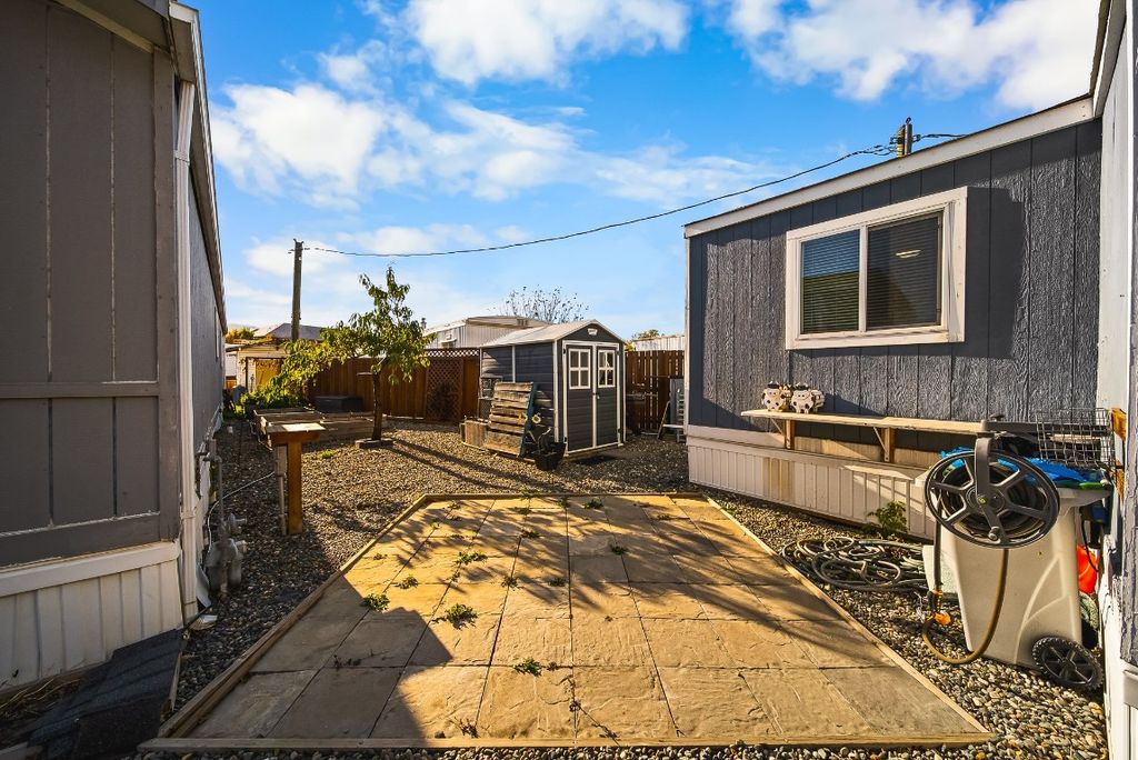 listing image 16513082134956957069