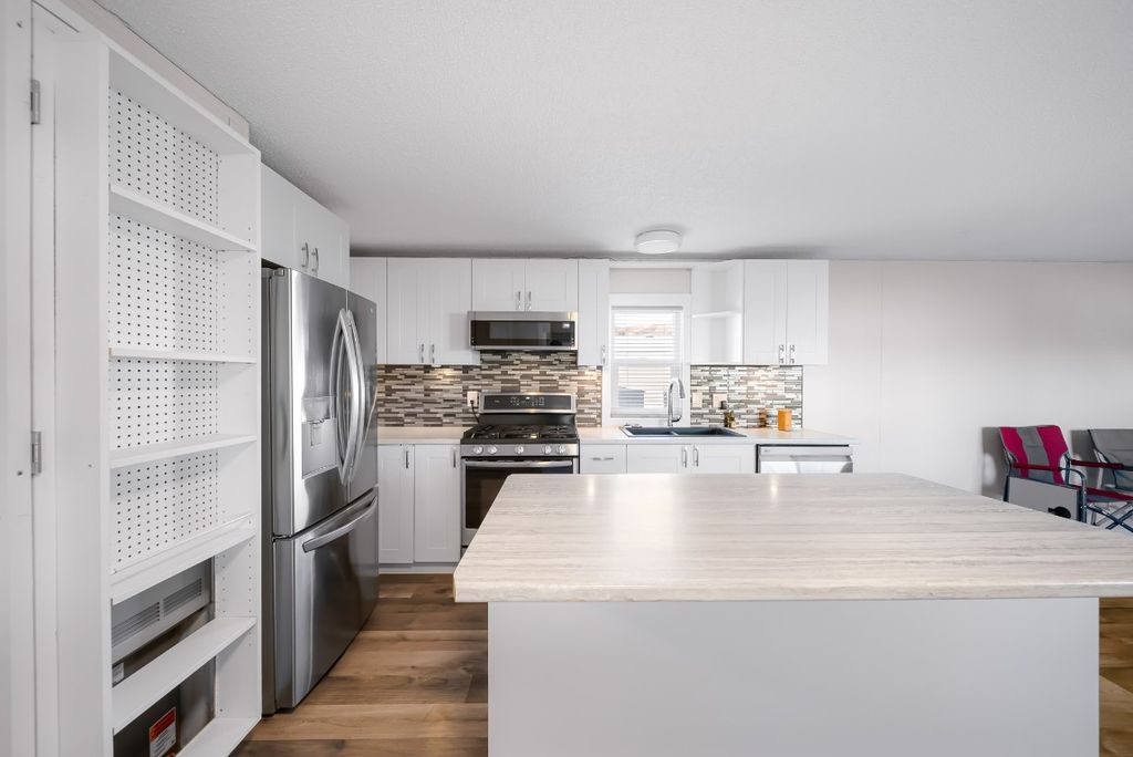 listing image 16510440538420937705