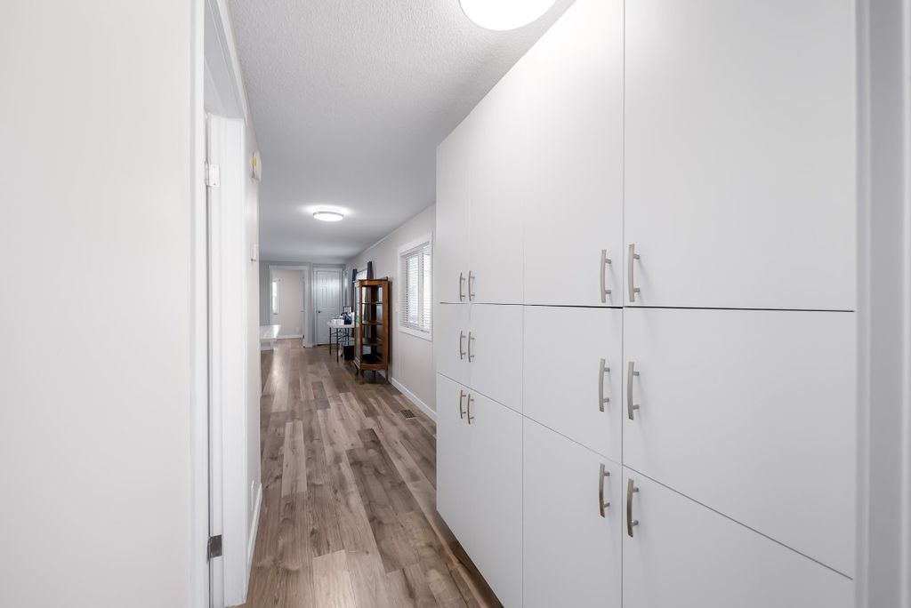 listing image 16516574984992813912