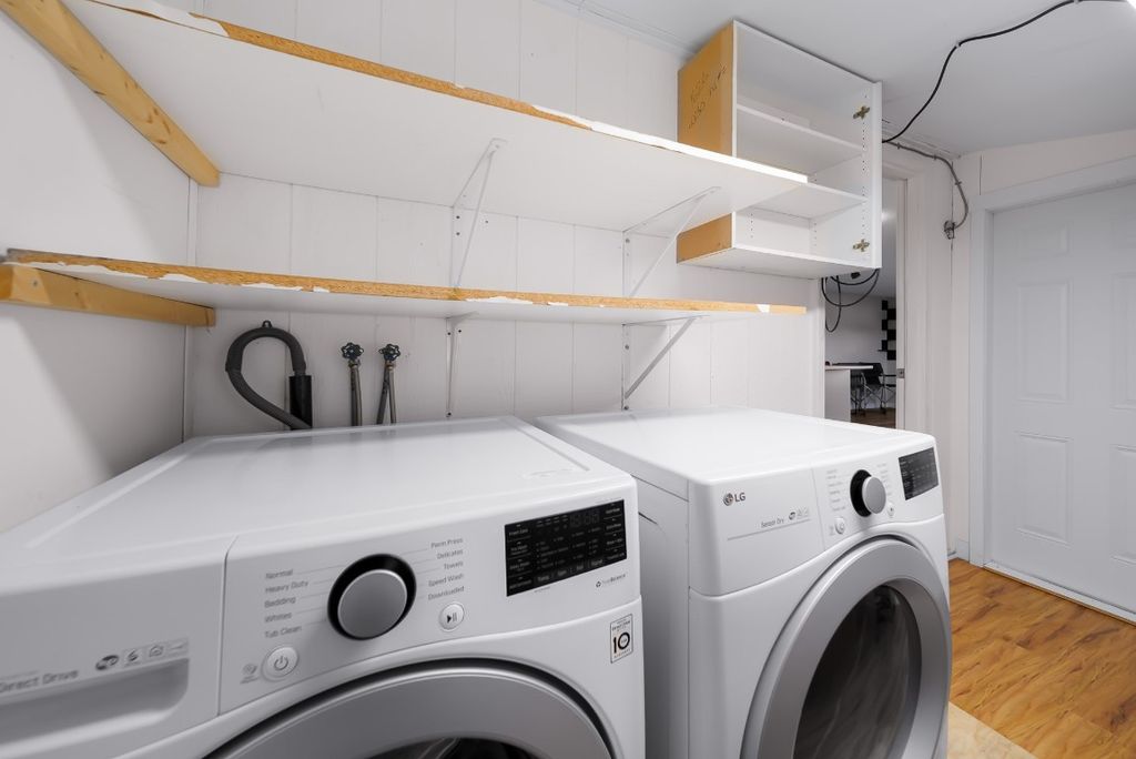 listing image 16519052765565334982