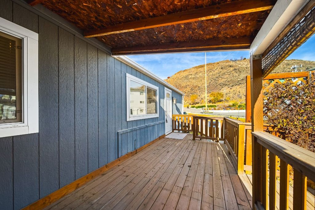 listing image 16513693565855970071