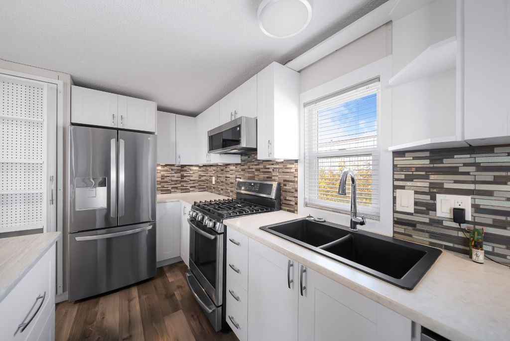 listing image 16513384085082948549