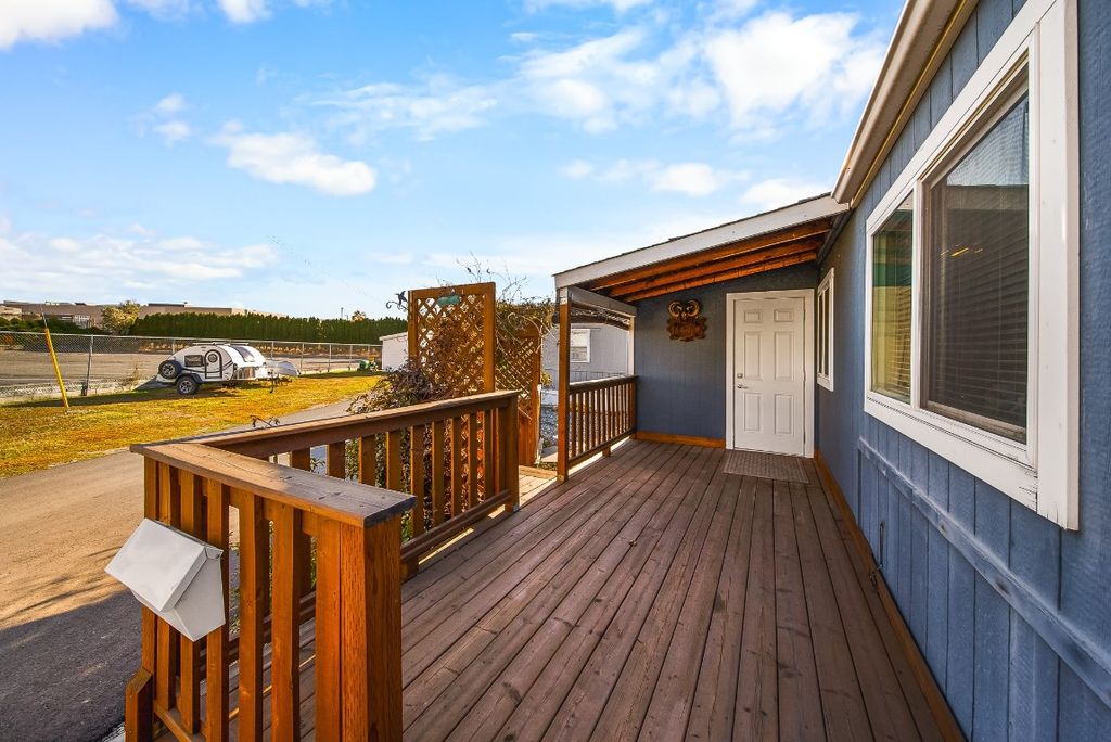 listing image 16514570702546566282