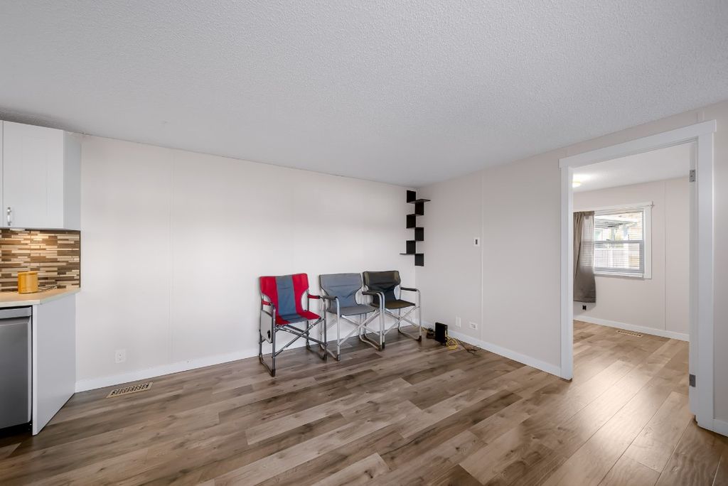 listing image 16516007979399169388