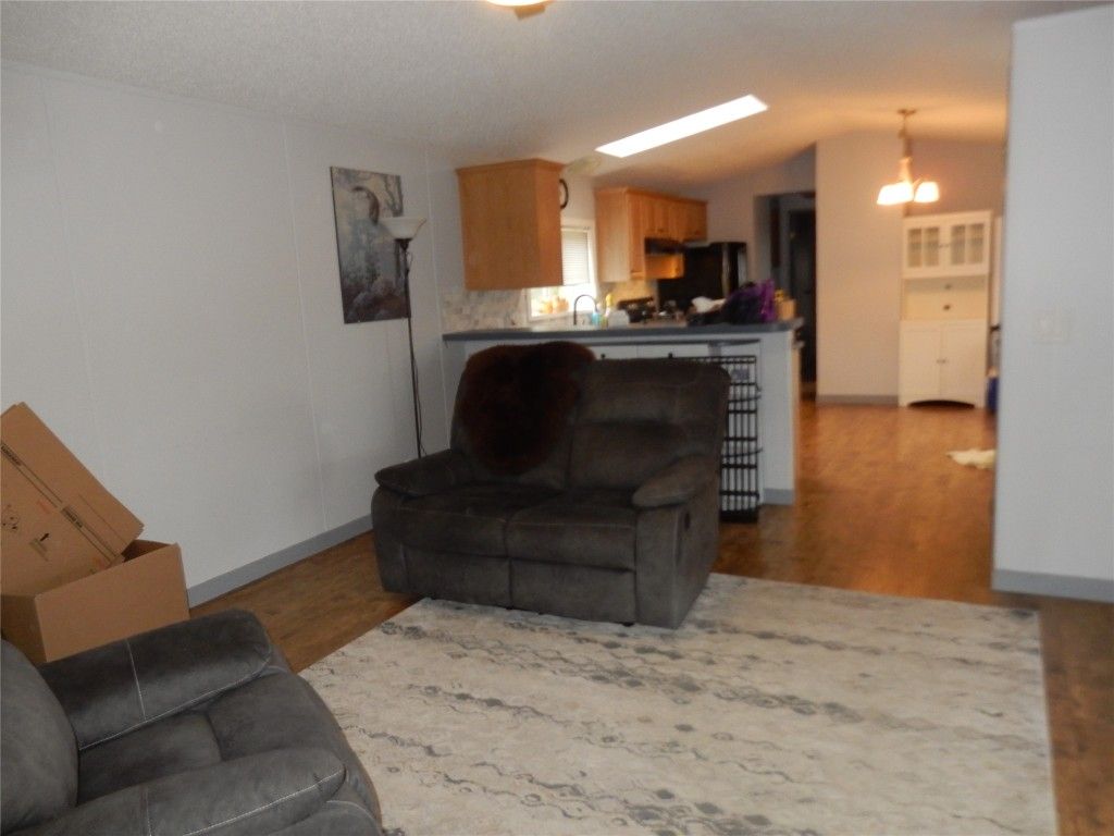 listing image 16513193507763724396