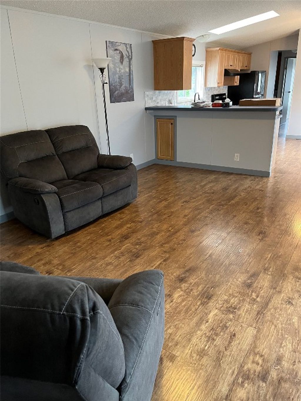 listing image 16519653750785417923