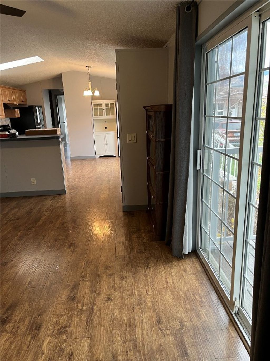 listing image 16519795284892134280