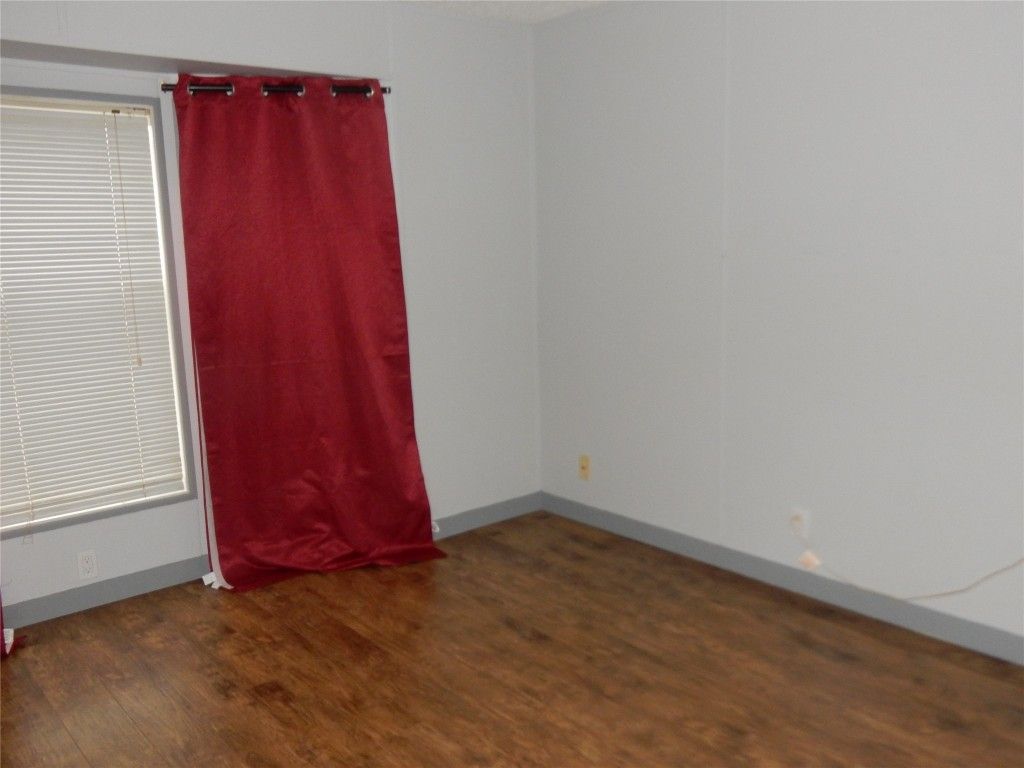 listing image 16513583404150848251