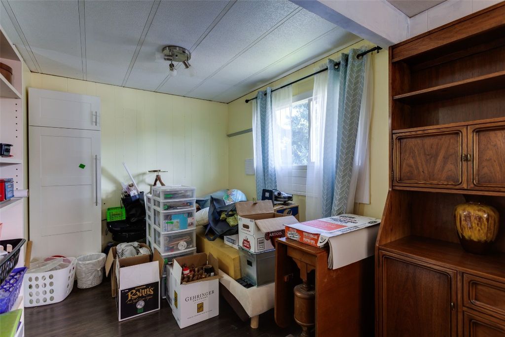 listing image 16510196044234440139