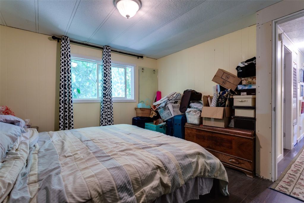 listing image 16513617637333024847