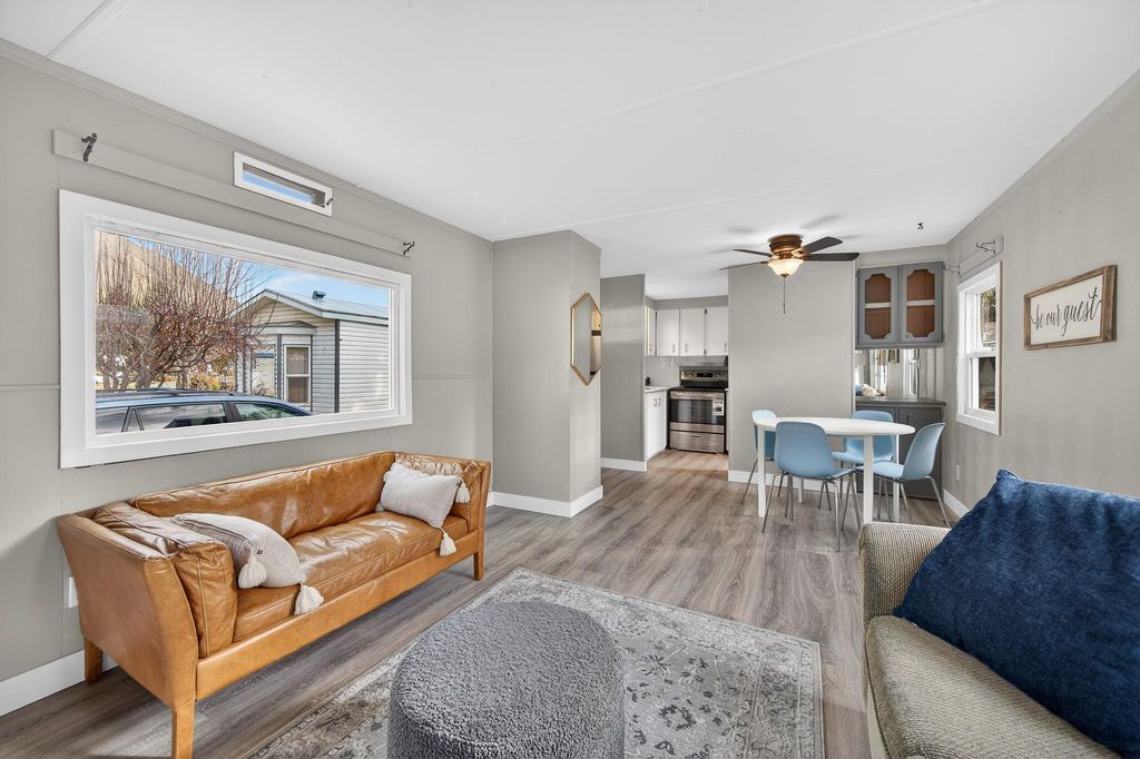 listing image 16515896868305967811