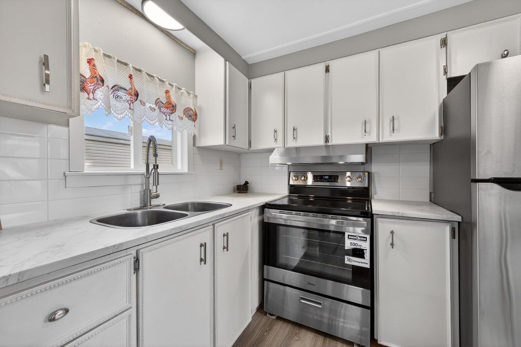 listing image 16517446195147555925