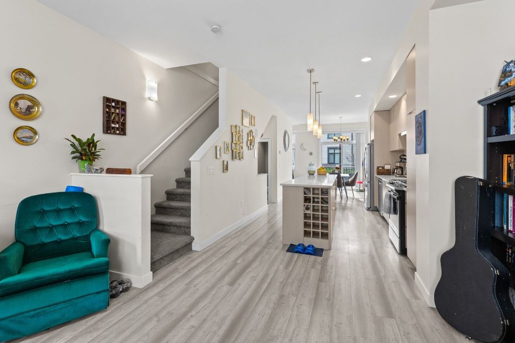listing image 16513863276520428918