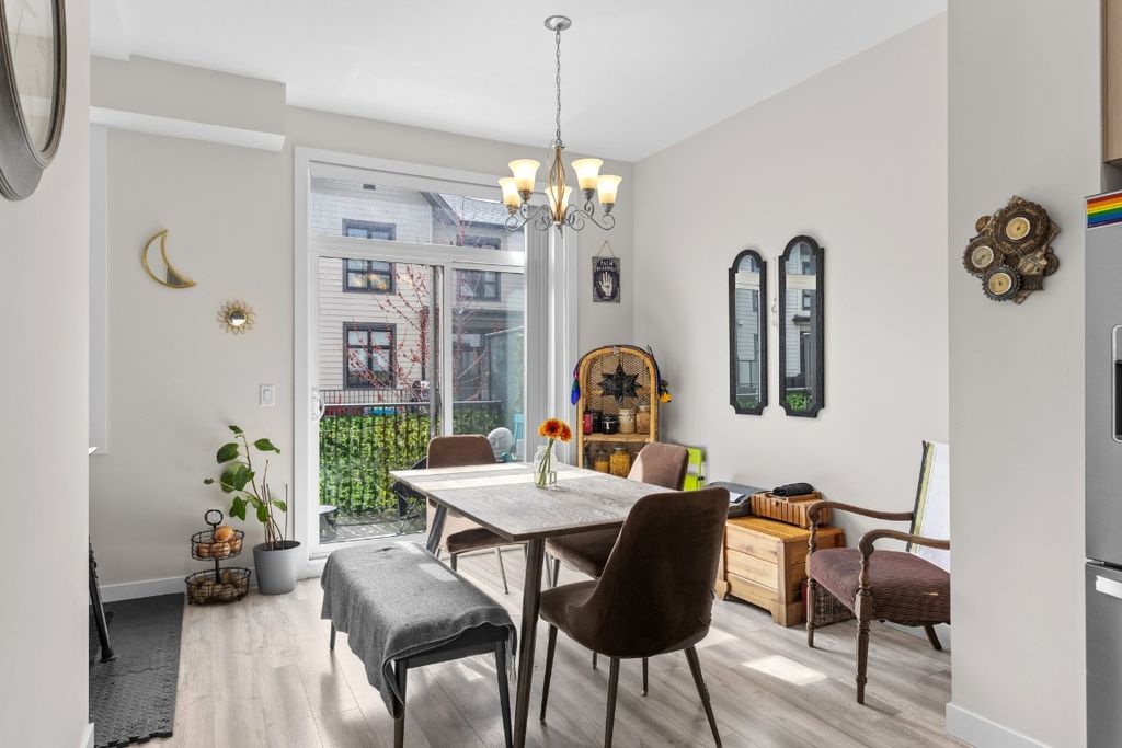 listing image 16512612325442946104