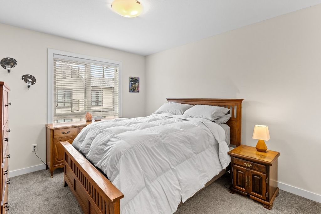 listing image 16517656951469681445