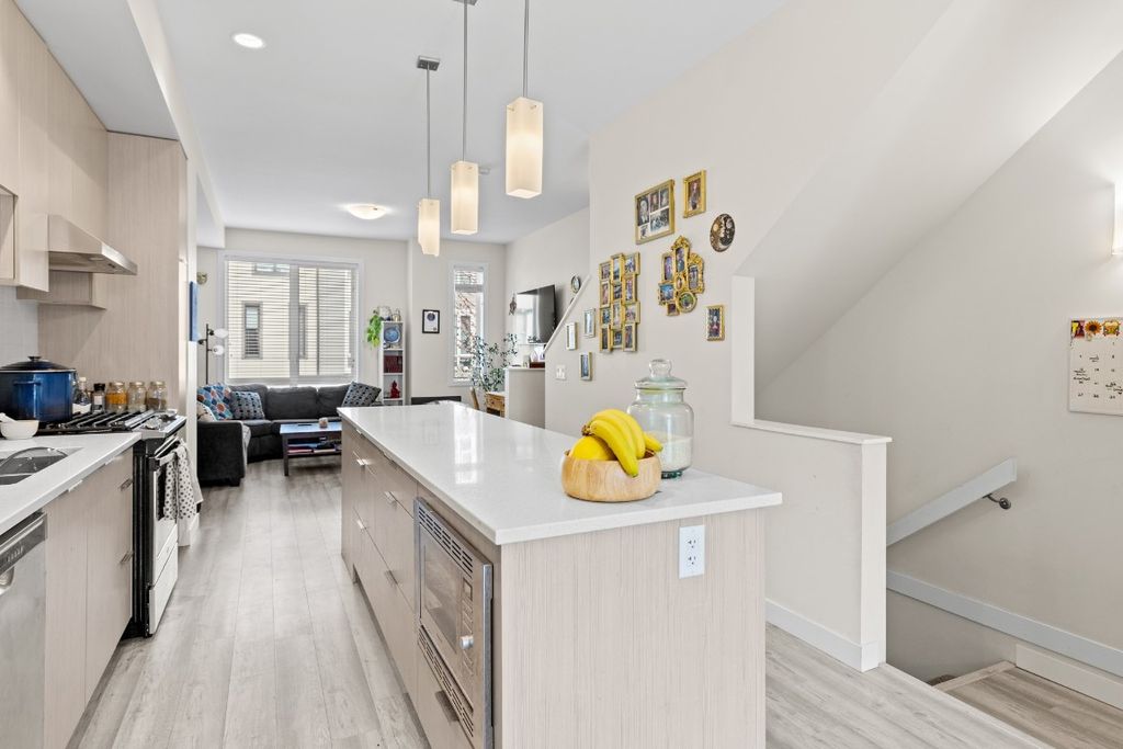 listing image 16514509394396303924