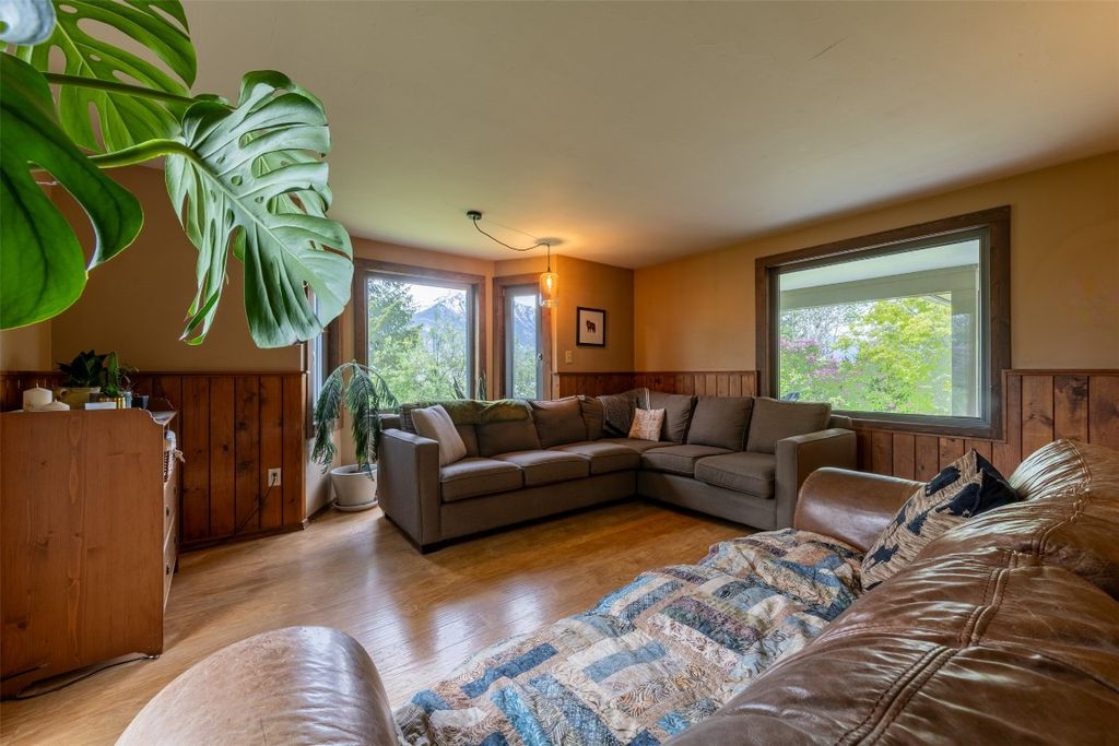 listing image 16515647372444648432