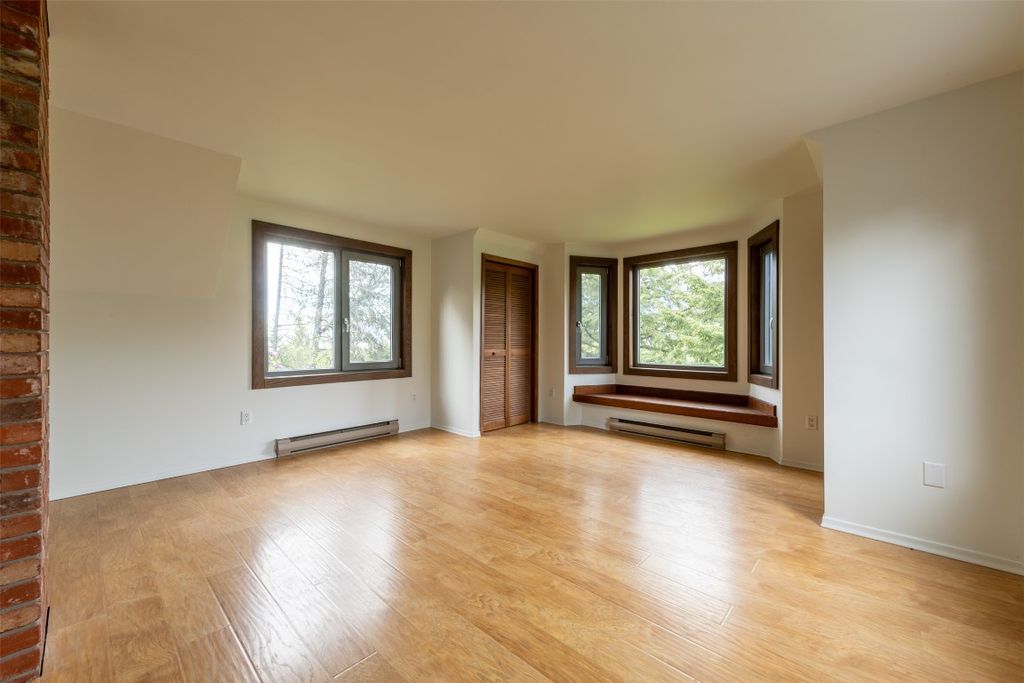listing image 16513577739965117716