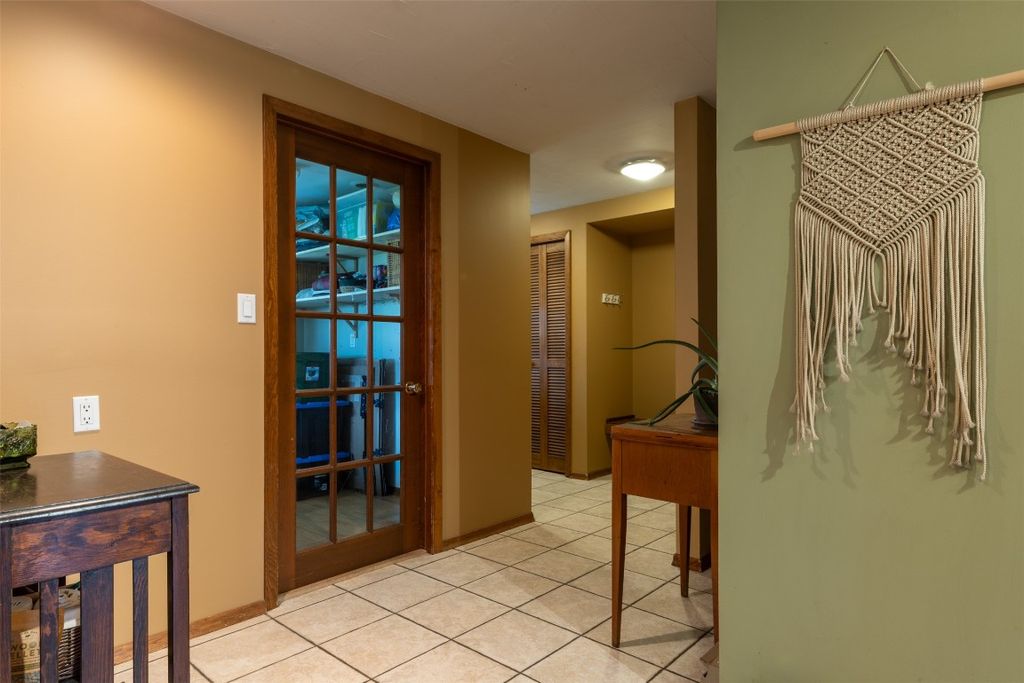 listing image 16518425138038828749