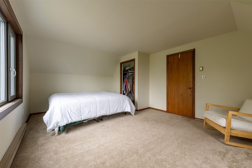 listing image 16517459949859751058