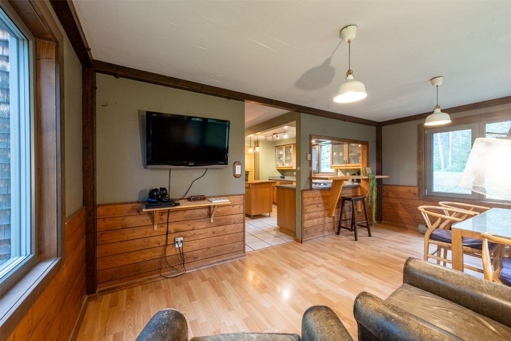 listing image 16517755413848003960
