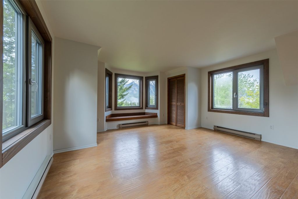 listing image 16517600882722698461