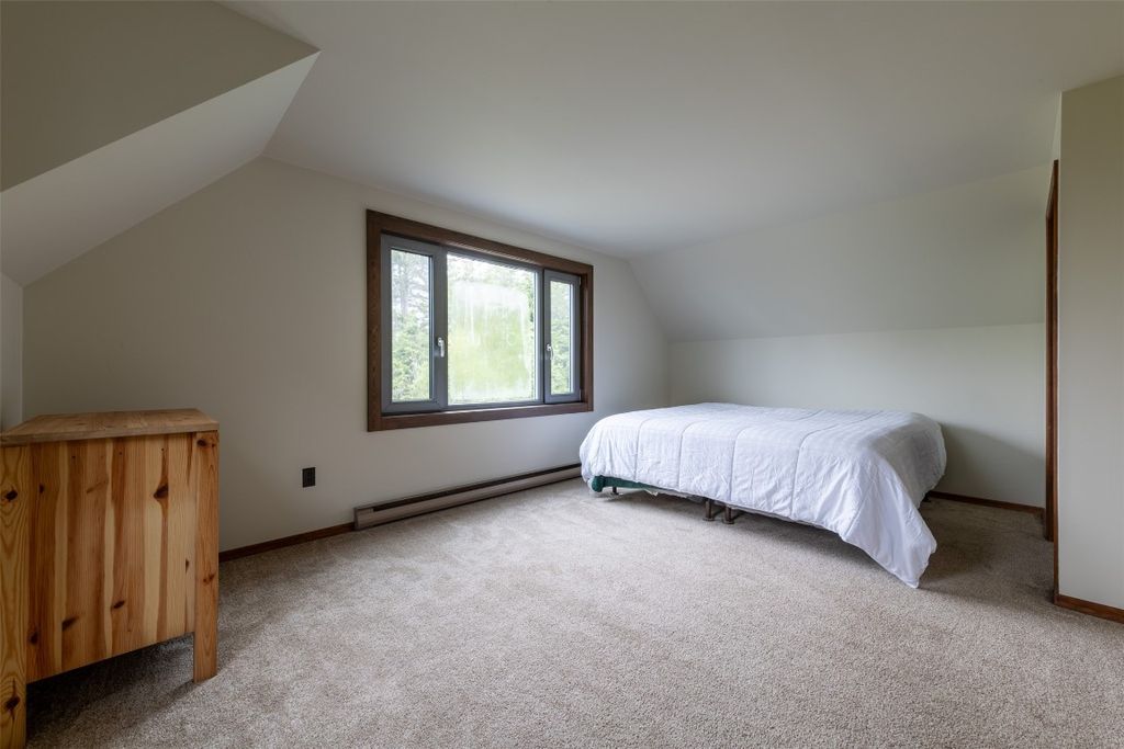 listing image 16519970131263957898