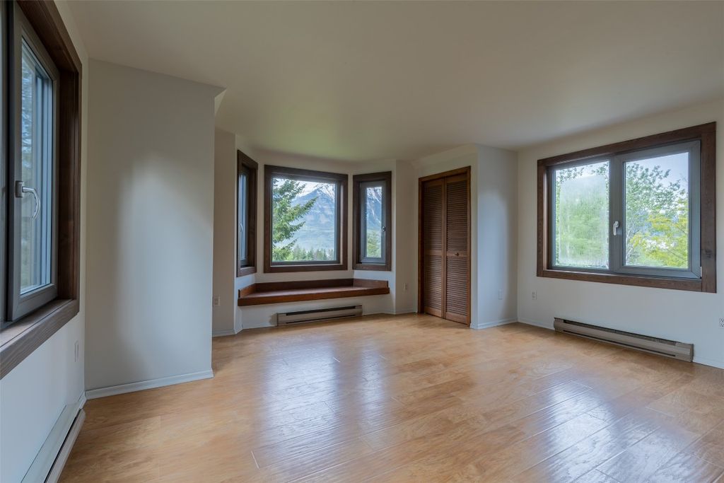 listing image 16514903039958004968