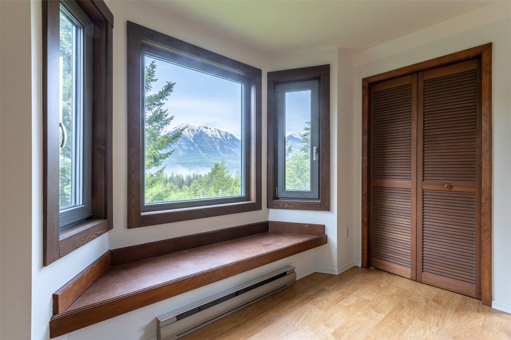 listing image 16514012074855318526