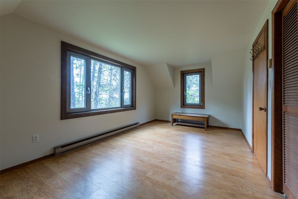 listing image 16513584716421947681