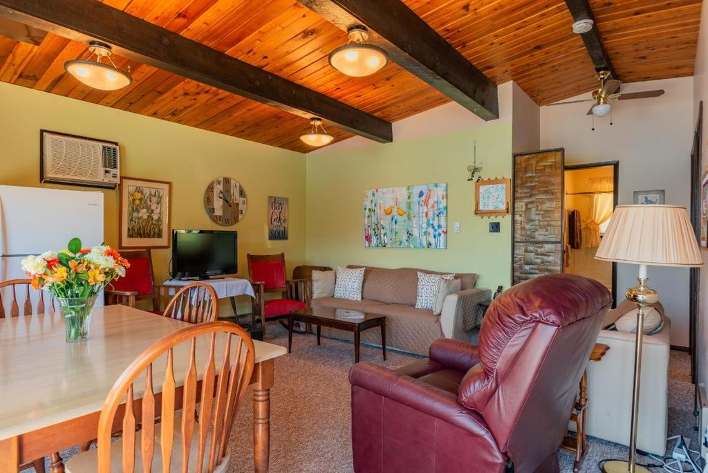 listing image 16518272723601602706