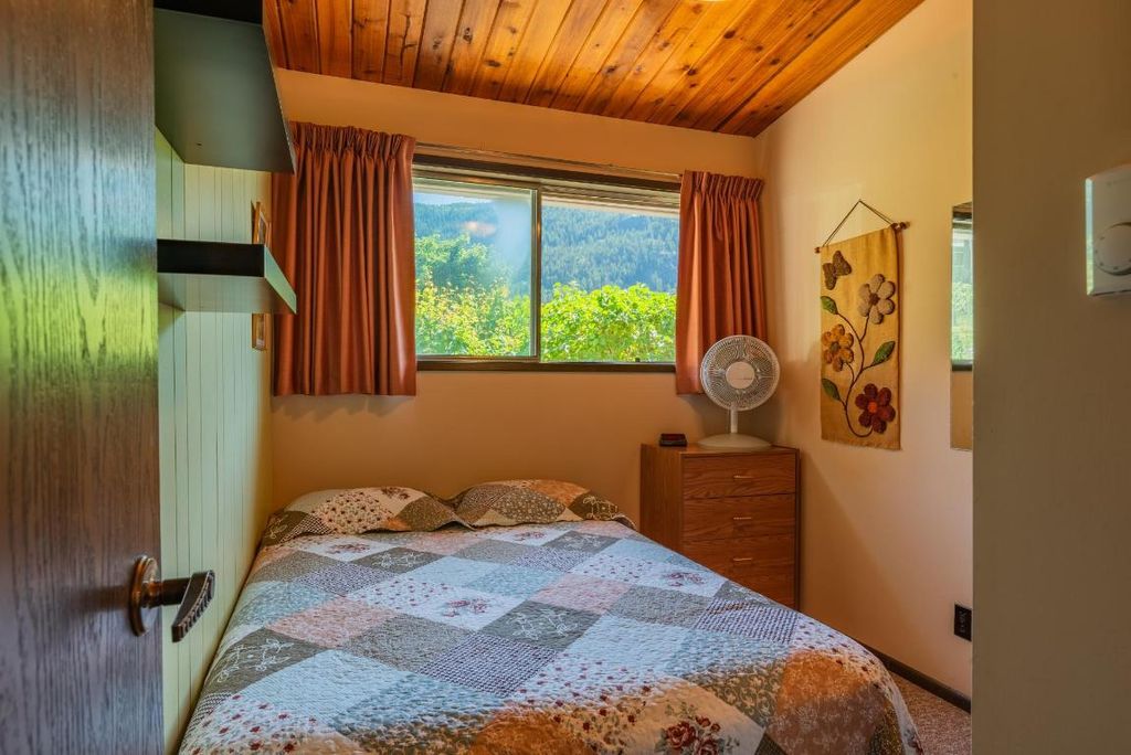 listing image 16515271152452282430