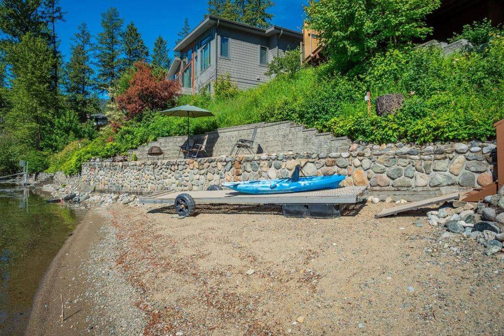 listing image 16516268915917280599