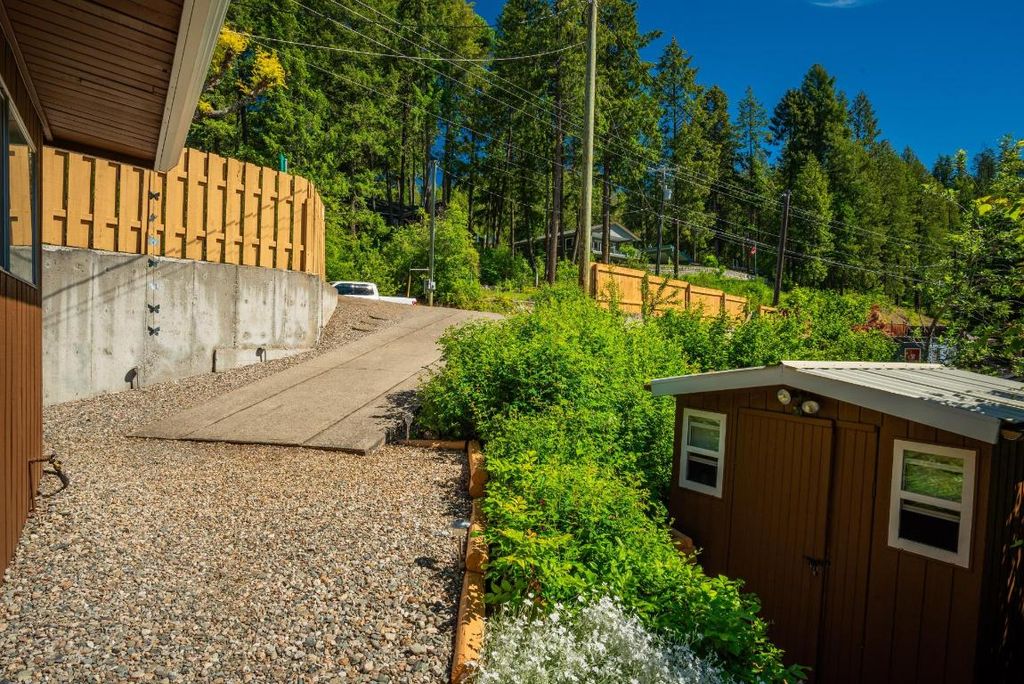 listing image 16518582994063909627