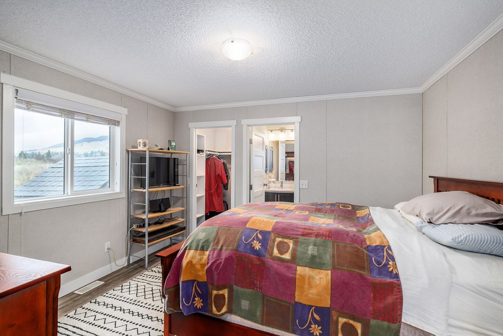 listing image 16512226975850297603