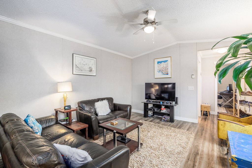 listing image 16514533461160354445