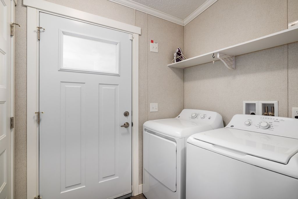 listing image 16514693696955628082