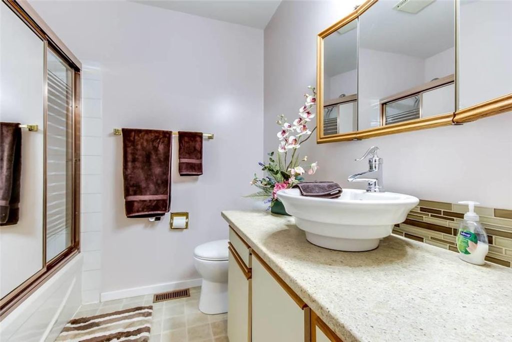listing image 16511540393771497386