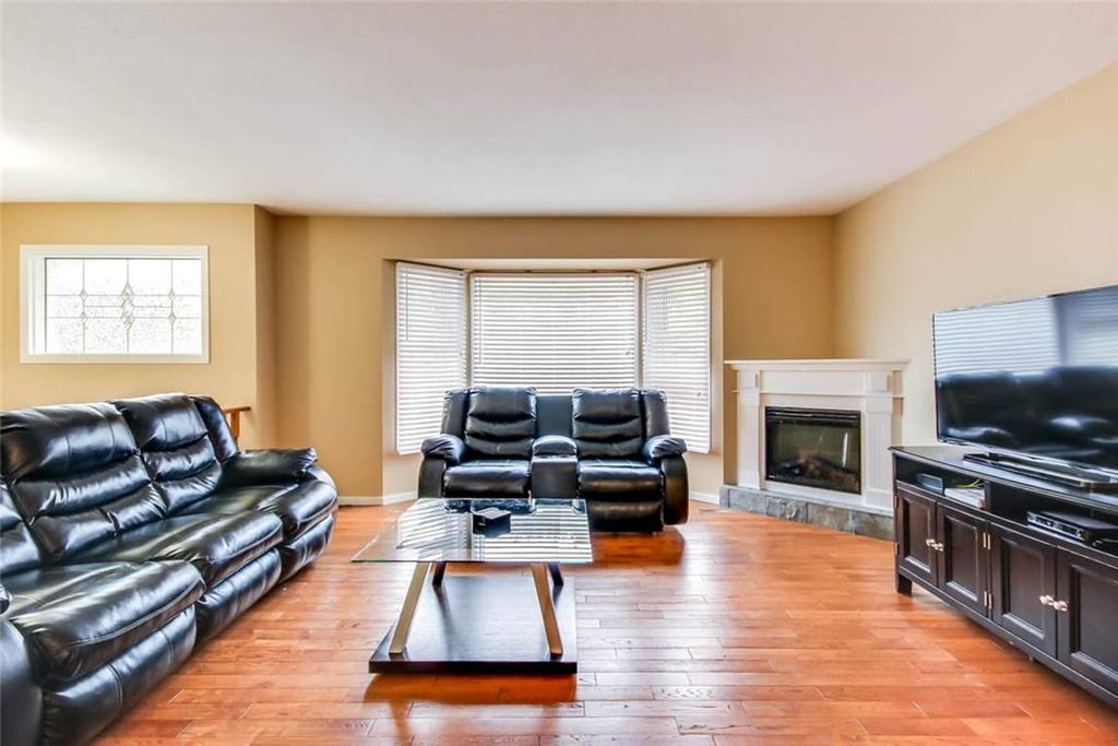 listing image 16515745152173339419