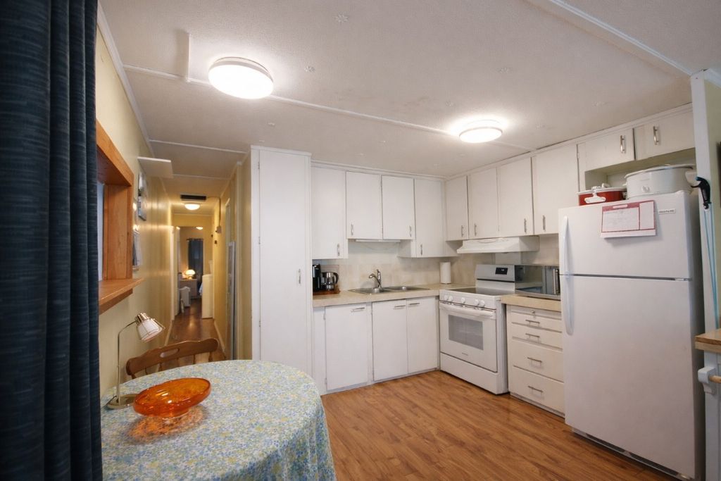 listing image 16516876111691402899