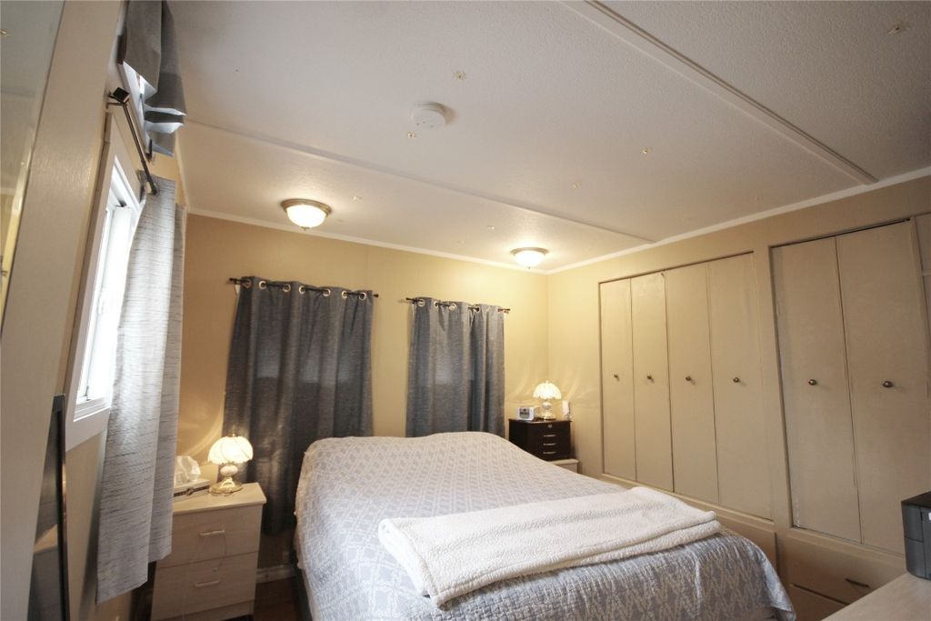 listing image 16512894743304390862